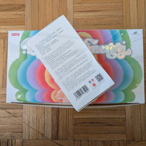 POP MART Happiness Big Into Energy Vinyl Face Labubu AUTHENTIC - Picture 5 of 6